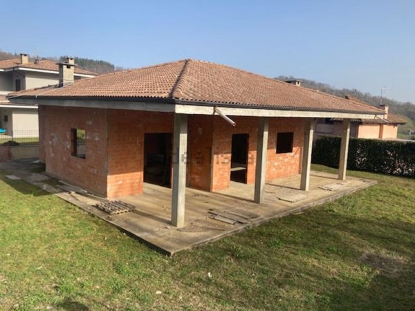 casa indipendente in vendita a San Pietro Val Lemina