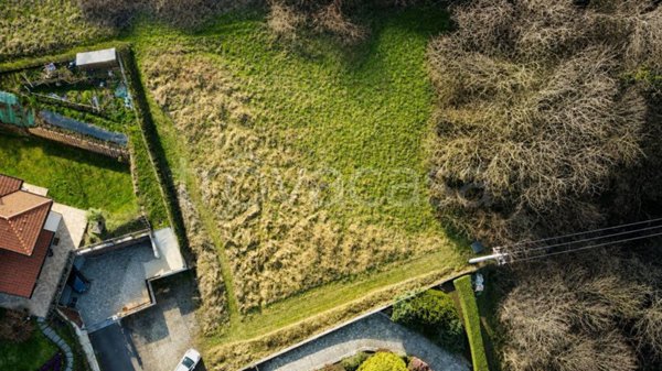 terreno edificabile in vendita a San Pietro Val Lemina