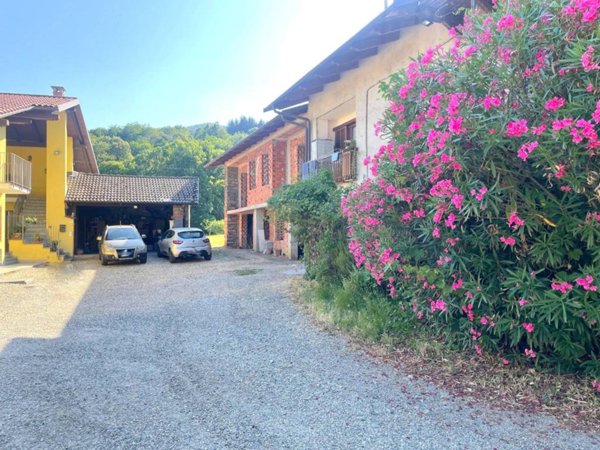 casa indipendente in vendita a San Pietro Val Lemina