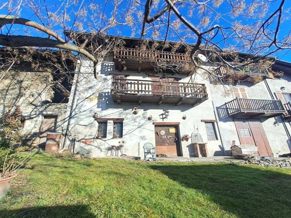 casa indipendente in vendita a San Pietro Val Lemina