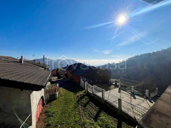 casa indipendente in vendita a San Pietro Val Lemina