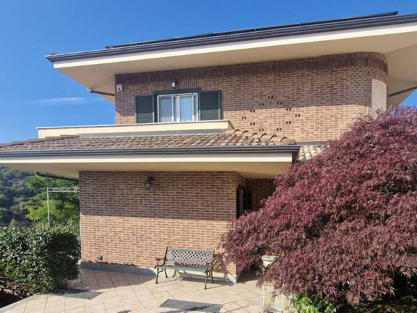 casa indipendente in vendita a San Pietro Val Lemina