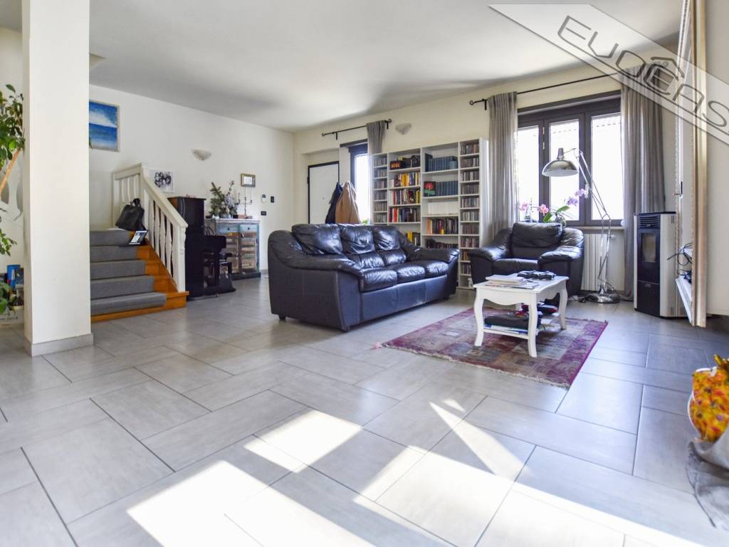 casa indipendente in vendita a San Pietro Val Lemina