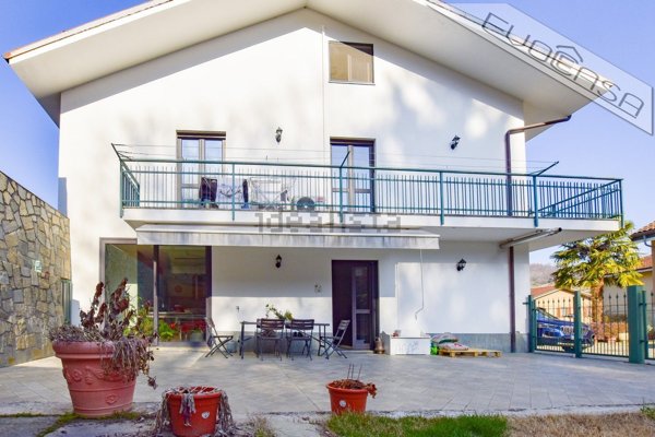 casa indipendente in vendita a San Pietro Val Lemina