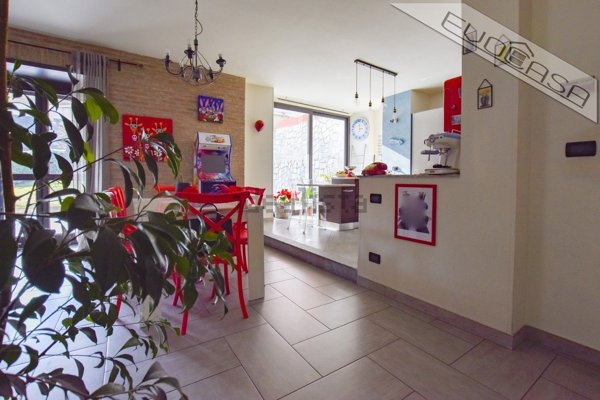 casa indipendente in vendita a San Pietro Val Lemina