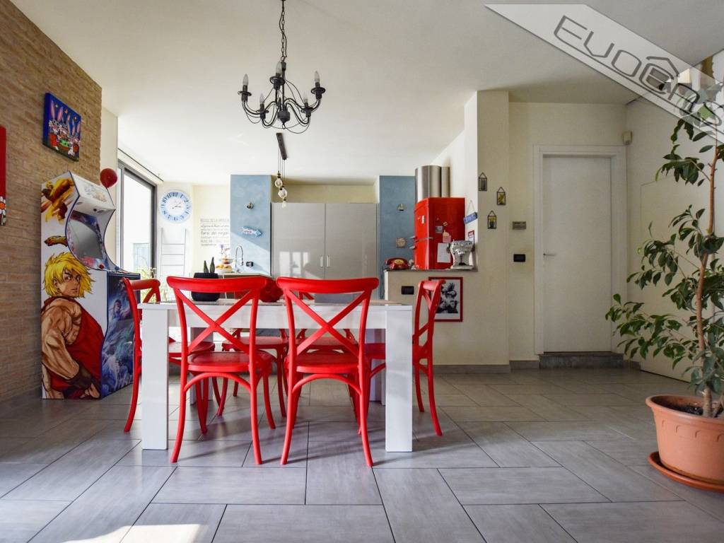 casa indipendente in vendita a San Pietro Val Lemina