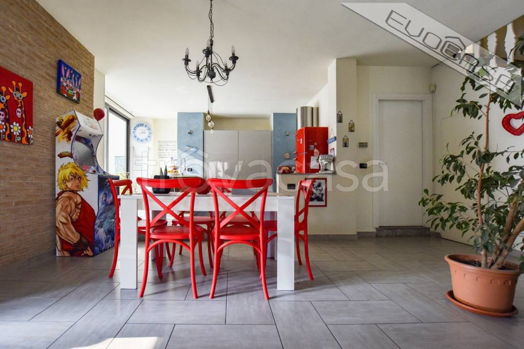 casa indipendente in vendita a San Pietro Val Lemina