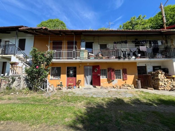 casa indipendente in vendita a San Pietro Val Lemina