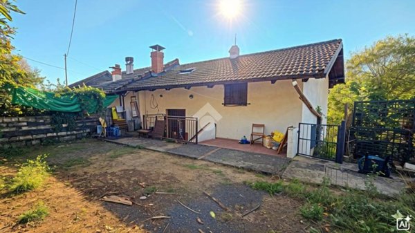 casa indipendente in vendita a San Pietro Val Lemina
