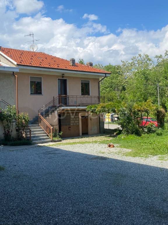 casa indipendente in vendita a San Pietro Val Lemina