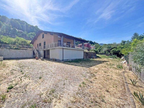 casa indipendente in vendita a San Pietro Val Lemina