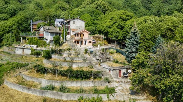 casa indipendente in vendita a San Pietro Val Lemina