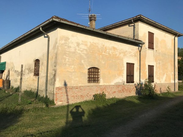 casa indipendente in vendita ad Acquanegra sul Chiese in zona Mosio