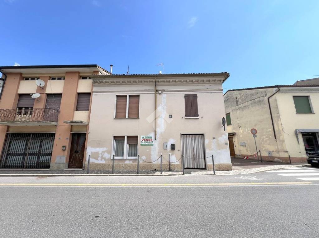 casa indipendente in vendita ad Acquanegra sul Chiese