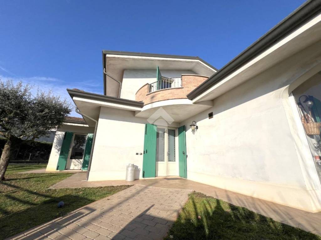 casa indipendente in vendita ad Acquanegra sul Chiese