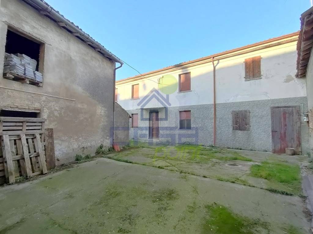 casa indipendente in vendita ad Acquanegra sul Chiese