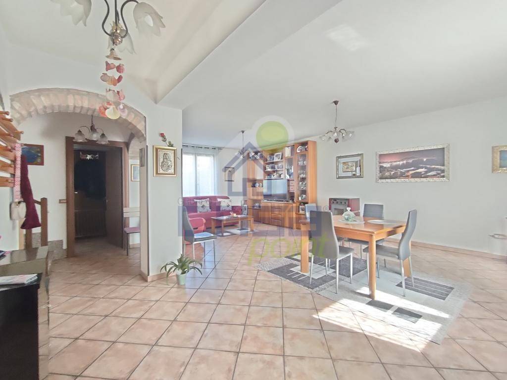 casa indipendente in vendita ad Acquanegra sul Chiese
