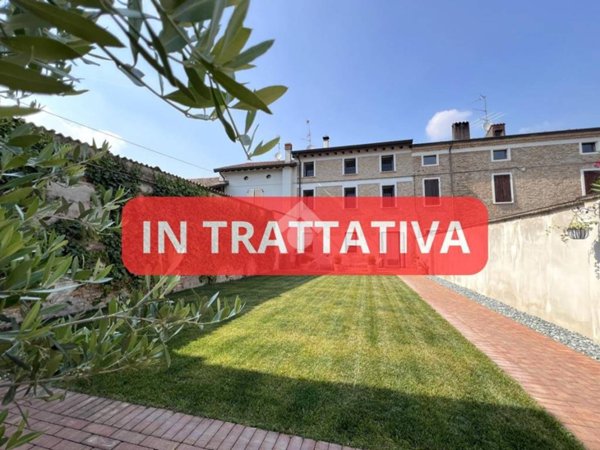 casa indipendente in vendita ad Acquanegra sul Chiese