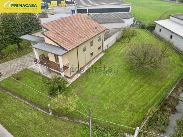 casa indipendente in vendita ad Acquanegra sul Chiese
