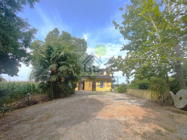 casa indipendente in vendita ad Acquanegra sul Chiese