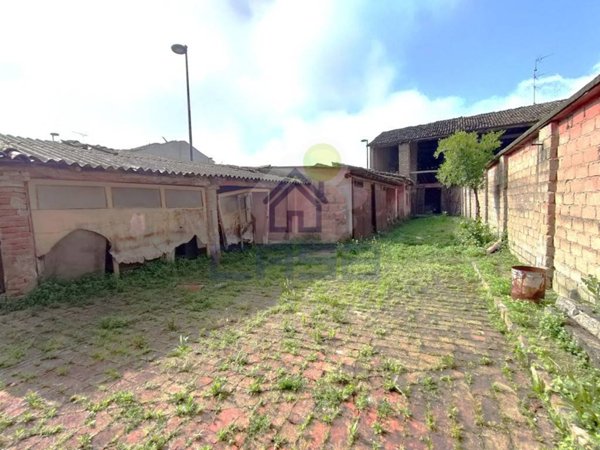 intera palazzina in vendita ad Acquanegra sul Chiese