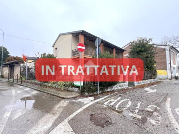 casa indipendente in vendita ad Acquanegra sul Chiese