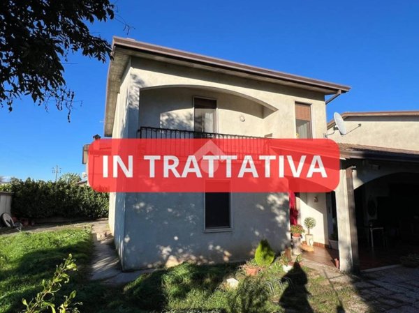 casa indipendente in vendita ad Acquanegra sul Chiese