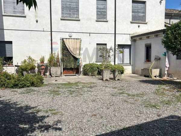 casa indipendente in vendita ad Acquanegra sul Chiese