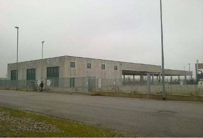 locale commerciale in vendita ad Asola