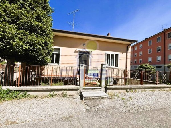 casa indipendente in vendita ad Asola