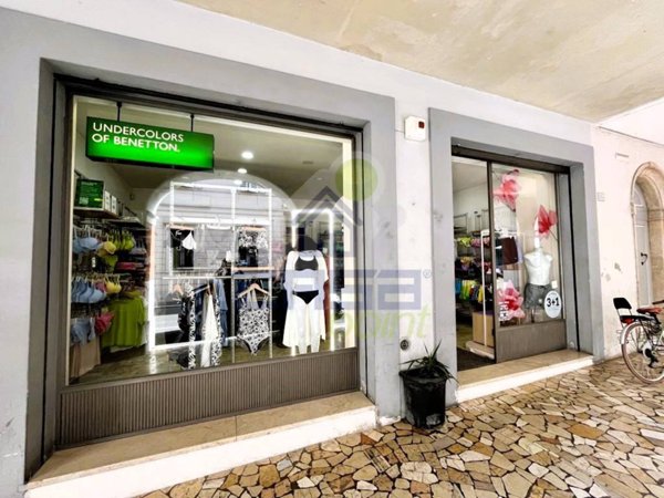 negozio in vendita ad Asola