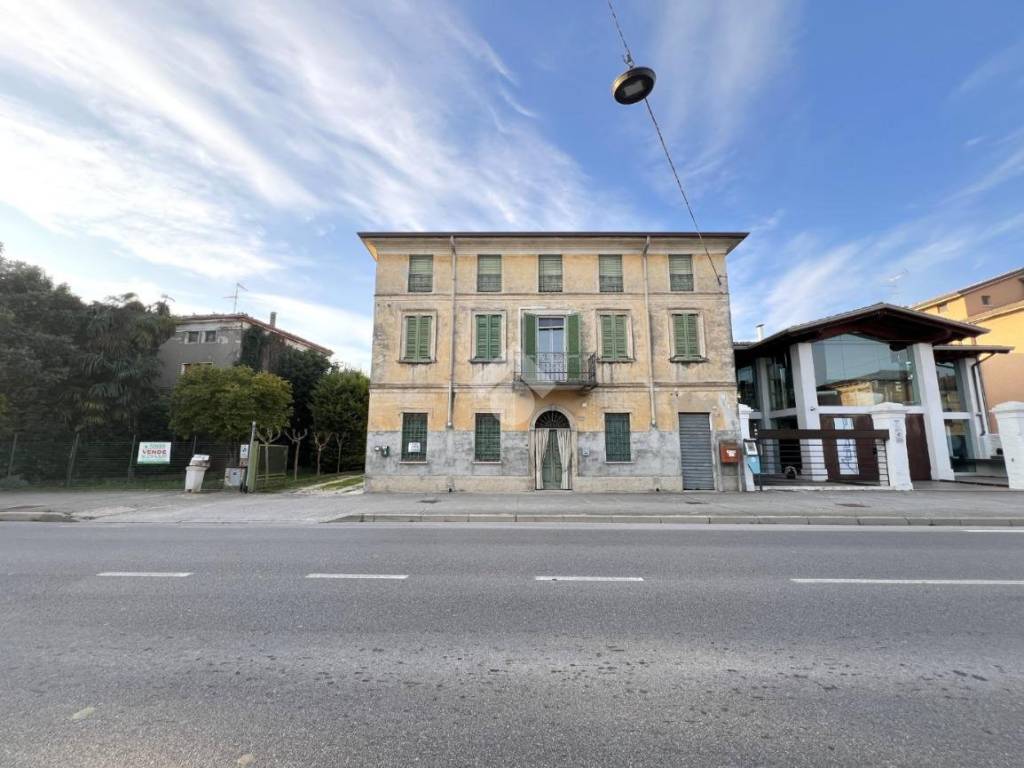 casa indipendente in vendita ad Asola