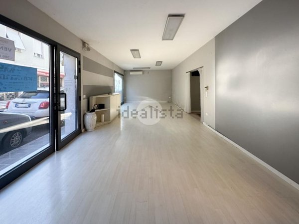 locale commerciale in vendita ad Asola