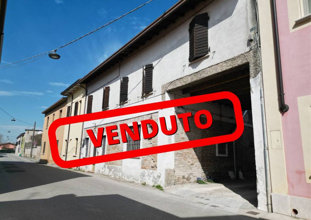 casa indipendente in vendita ad Asola