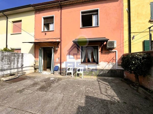 casa semindipendente in vendita ad Asola