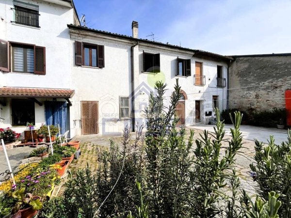 casa indipendente in vendita ad Asola