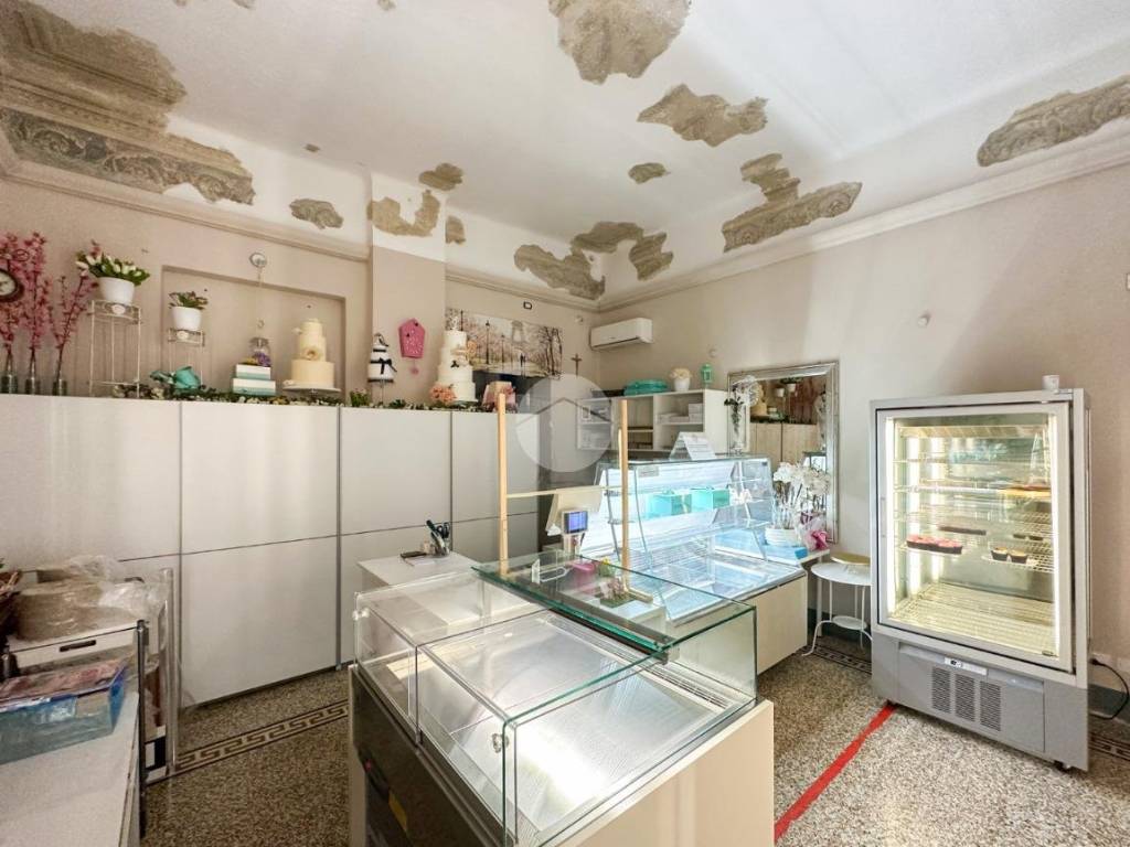 negozio in vendita ad Asola