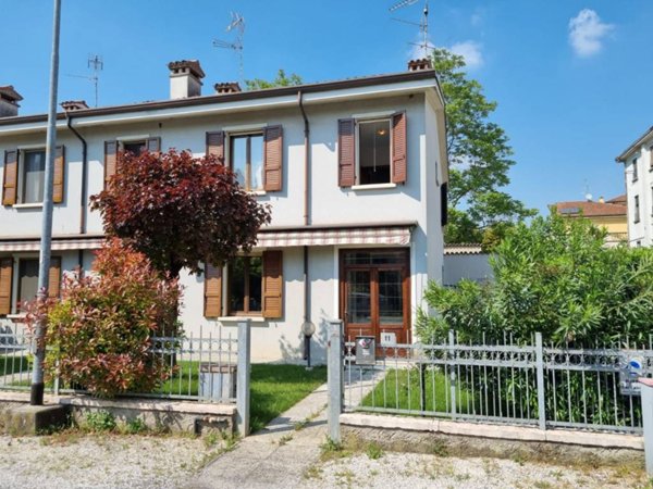 casa indipendente in vendita ad Asola