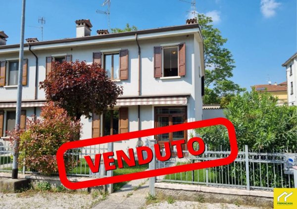 casa indipendente in vendita ad Asola
