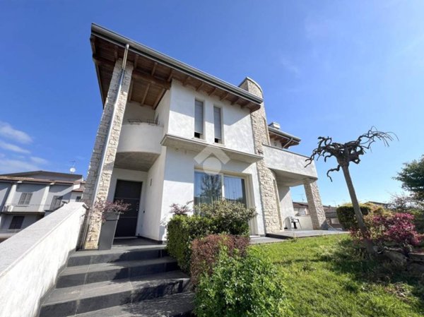 casa indipendente in vendita ad Asola