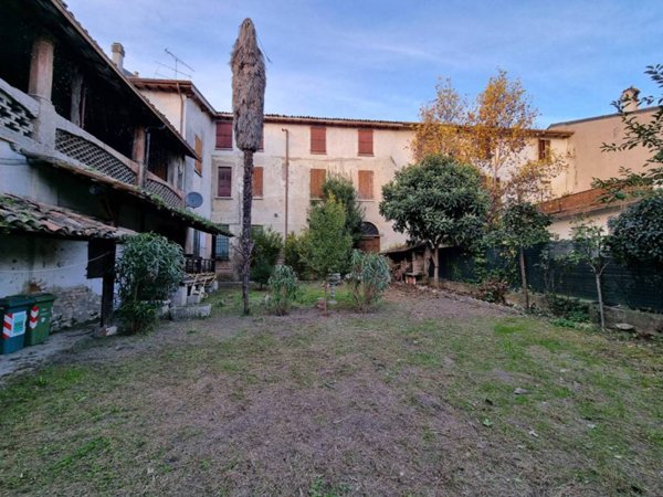 intera palazzina in vendita ad Asola