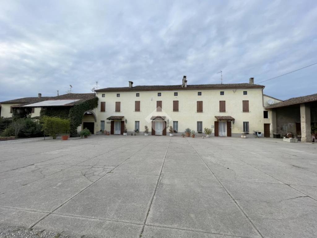 casa indipendente in vendita ad Asola