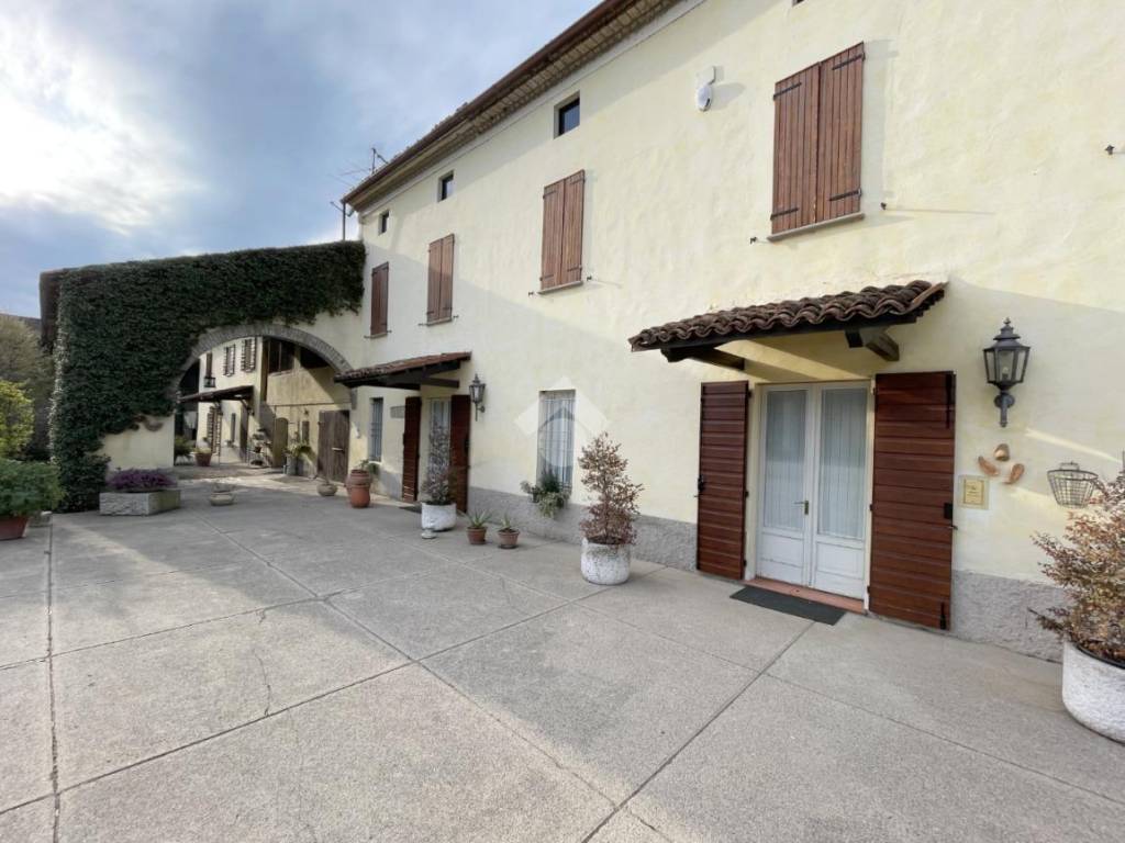 casa indipendente in vendita ad Asola