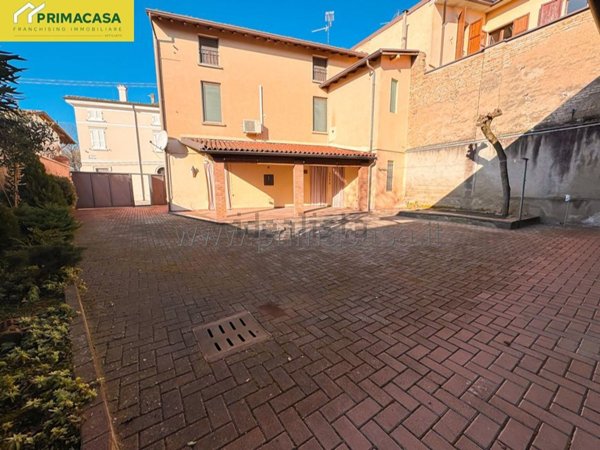 casa indipendente in vendita ad Asola