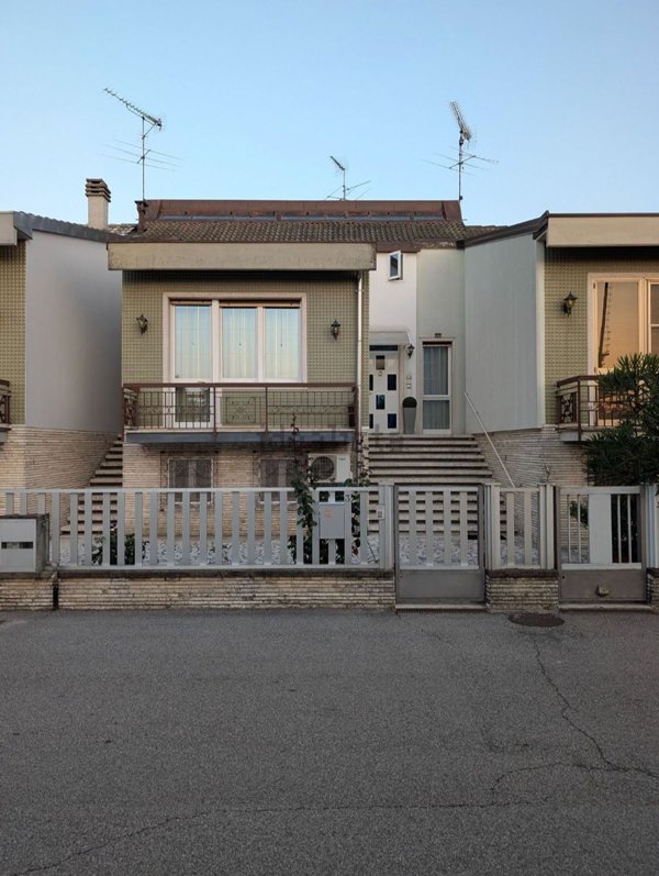 casa indipendente in vendita ad Asola