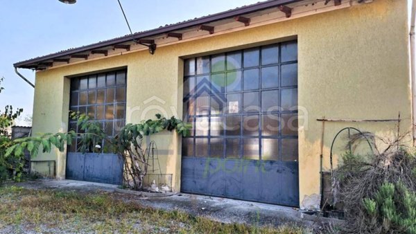 locale commerciale in vendita ad Asola