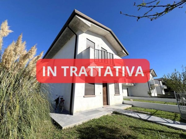 casa indipendente in vendita ad Asola