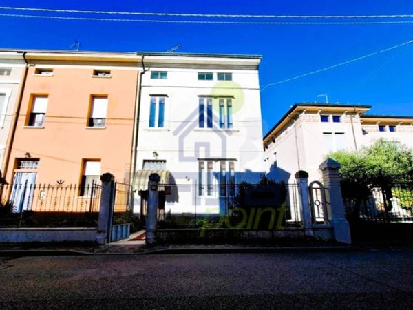 casa indipendente in vendita ad Asola