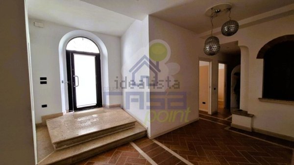 locale commerciale in vendita ad Asola