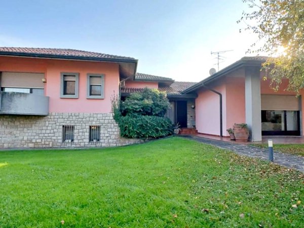 casa indipendente in vendita ad Asola